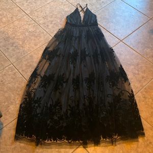beautiful black lacy dress from widnser